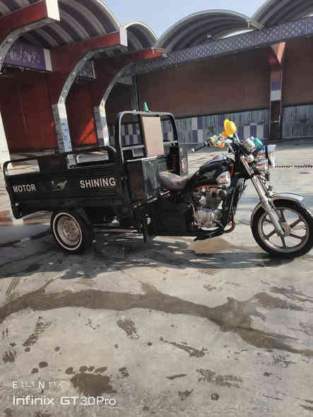 سلام عليكم ستوته مديل 19 محرك 22 ستوته كفاله عامه من شاصي من ركبه ستوته تخبل ما ناقصه شي كبل لشارع سعر 1450 وبيه مجال قليل مكاني ديوانيه الاسكان هاذه رقمي *********** خاص هم موجود
