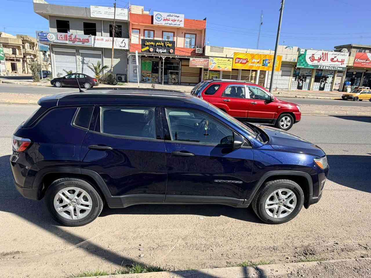 جيب كومباس سبورت 
موديل 2018 

بيها شبر صبغ بالبنيد رقم 
سليمانيه وبيها بطاقة بانزين 
مواصفات 
كأمره خلفيه 
مستشعر وقوف 
تحكم تلقائي تدفئة وتبريد 
6 وسدات هوائيه 
ليد ومنظومة زنون 
تشغيل بصمه عن بعد 
السعر 138 
مكان سيارة كركوك 
 ***********
اخوان مكلف بالنشر تواصل واتساب وتدلل كركوك, العراق
