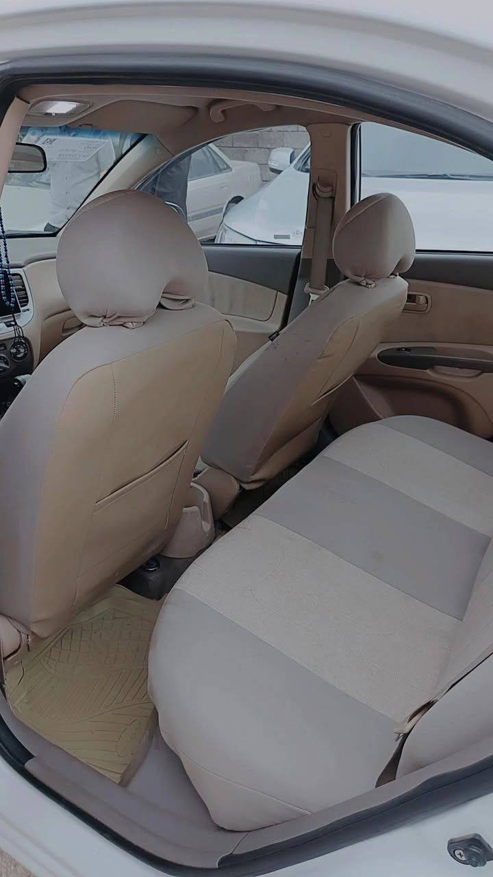 كيا ريو موديل 2012 
سنويه 2027 كاربون بانزين محرك 16 ضررها مكانتين بارد
السعر 107وبيها مجال شي بصيط التواصل خاص او ع الرقم ***********
***********
رجاءآ الي مو شراي لايتصل
