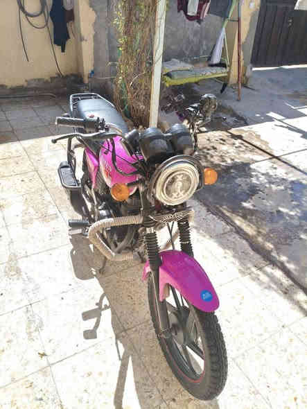 السلام عليكم دايون مديل 21 الدراجه متومهة بيه ورقتين استنساخ لل استفسار الإتصال ع هاذة رقم *********** أو مراسله الصفحه السعر 850 وبيه مجال
