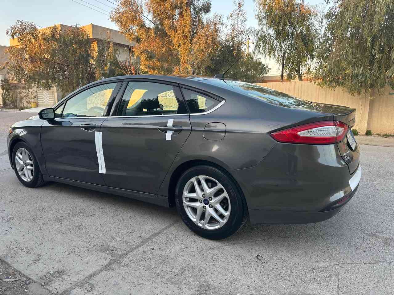 فورد فيوجن وارد أمريكي مواصفات SE موديل 2016 لون نفطي محرك 4 سلندر حجم 2.5 تنفس طبيعي  كير محرك مكفول مامفتوح بدون عيب مواصفات السيارة معروف 
شاشة كاميرا
مرايات اشارة ترحيب
هندبريك بصمة
تبريد قطعتين
تحديد سرعه شغال
تحكمات استيرن فوليون
حادث السيارة 4 قطع بدون دواخل شرط بجم كبس
تبريد تدفئه شغال تايرات جديد كهربائيات بدون نواقص سيارة شرط تحويل او وكاله دفتر بانزين بي مكان السيارة كركوك سعر السيارة (90$) مجال قليل
***********
*********** كركوك, العراق
