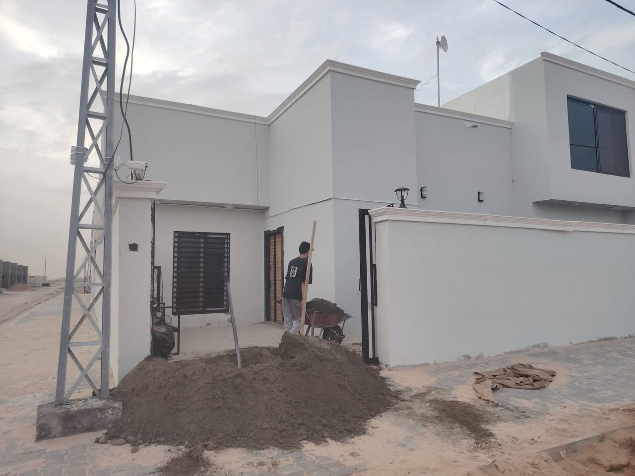 تجهيز حقدائق برمل الشاطئ الزميج وحفر الطبقه السبيس ونخلي الزميج الحله شرط الزميج وعدنا زميج الكوفه انسب السعار ***********

