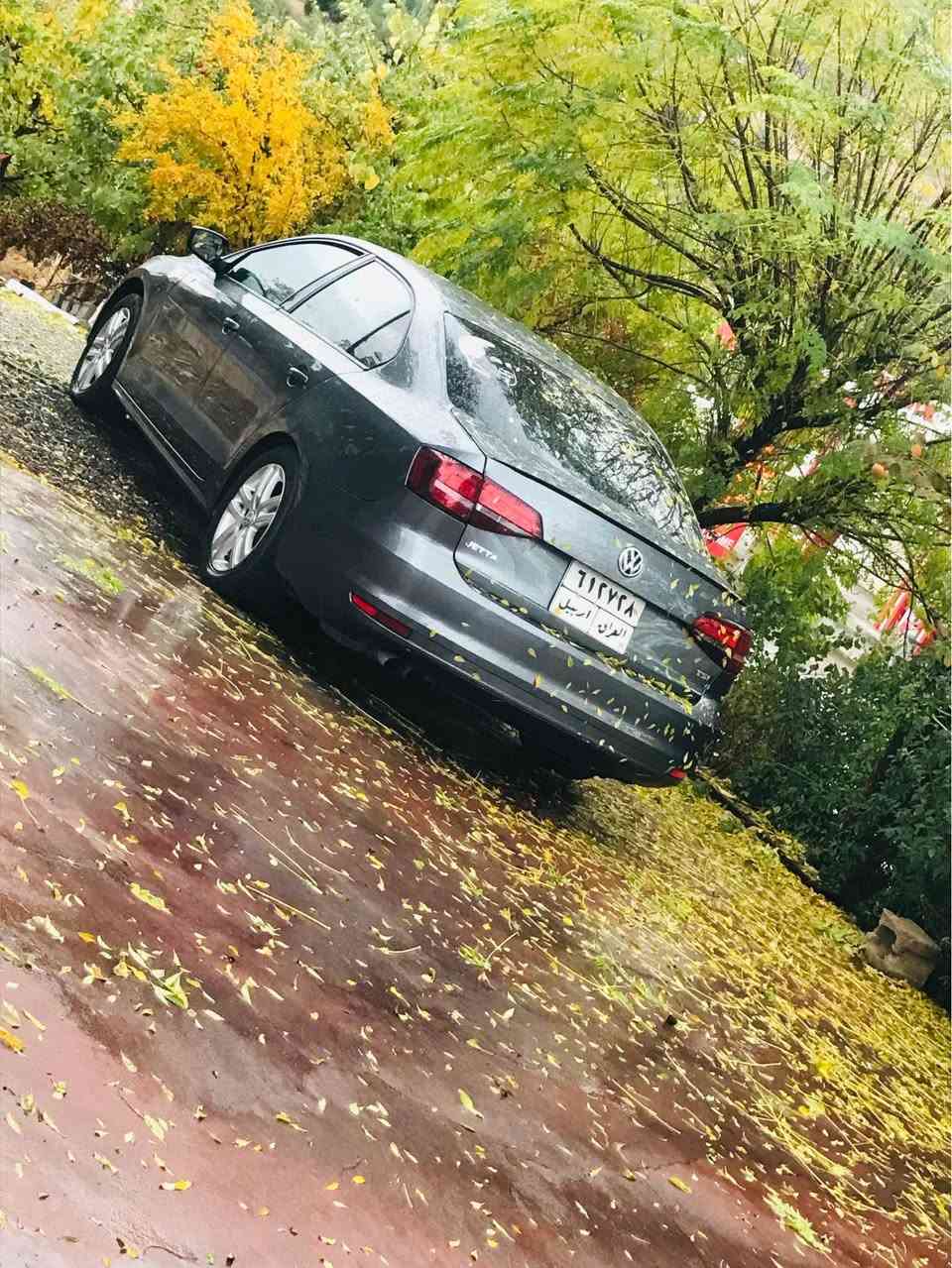 جیتا مۆدیل ٢٠١٨ زۆر خاوێنە ٦٩ مایل رۆیشتوە یەک پارچی بۆیاخە بەبێ ژورێ بۆنیتەکە بەبێ  ئەوەی پەرشوتی تەقی بێت قەباغ سنودقی بیلاد گۆردراوە کەمێک پشتەوەی گرتود زۆر کەمە وە مەکینەی بیلاد گۆردراوە بەبێ عیب دەروات لە بازار  وە سالانی تا ٢٠٣٠ نوێیە وە بێ تەقەو بێ مەسروفە نرخی ١٣٣ مەجال ژمارەی تەلەفۆن *********** رەوەند جەمال شقلاوة, أربيل
