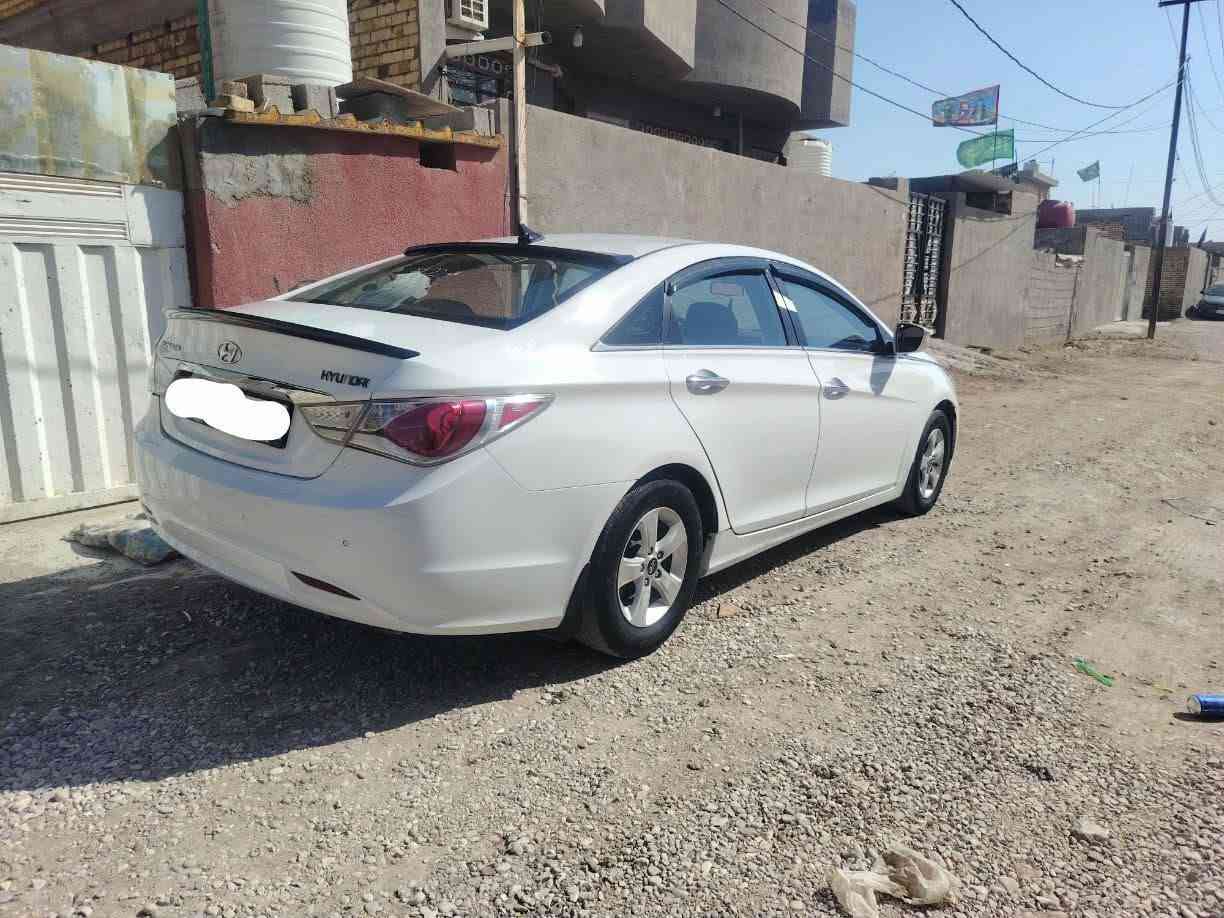 #السلامـعليكم

سيارة #سوناتا 2013
   مكينة 2000دوش غاز شرط بعدها استيل
  كصة قمارة
 متومة شرط الحاسبة
تبريد ثلاجة
شاشة كار بلي
كامرة 

حدادية جديدة
تخم تاير
ادامة كاملة المنضومة الغاز 
كهربائيات كلها شغالة بلاد
مكان السيارة #واسطـ الكوت
 #للبيع او #المراوس 
***********

