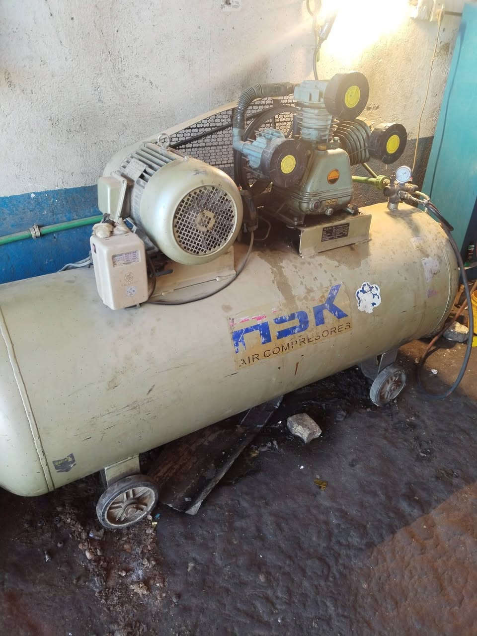 سلام عليكم ماطور هواء للبيت سعر 800 مكاني علي الغربي ***********
