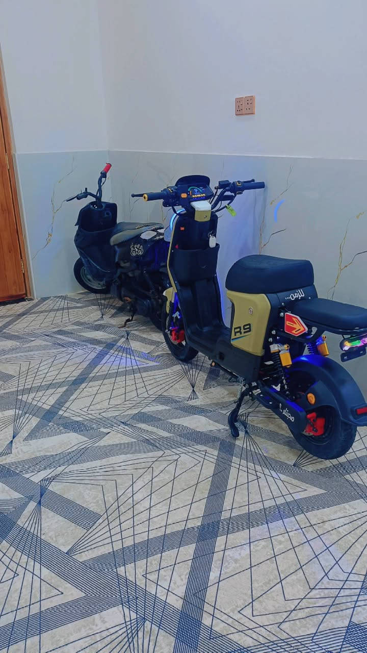 سلام عليكم دراجات للبيع ار9 و 9 زروف ***********
