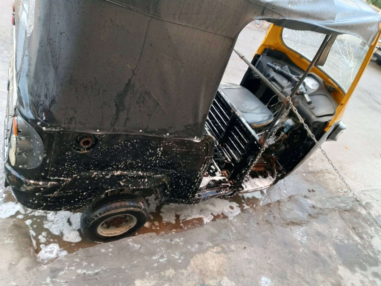 السلام عليكم تكتك بياجو موديل 18
تكتك كامله شغاله نكره سلف تفاصيل داخل الفيديو 
سعر 900 وبيها مجال بغداد الجديده النعيريه 
اوراق كامله 
اتصال ***********
واتس اب ***********
