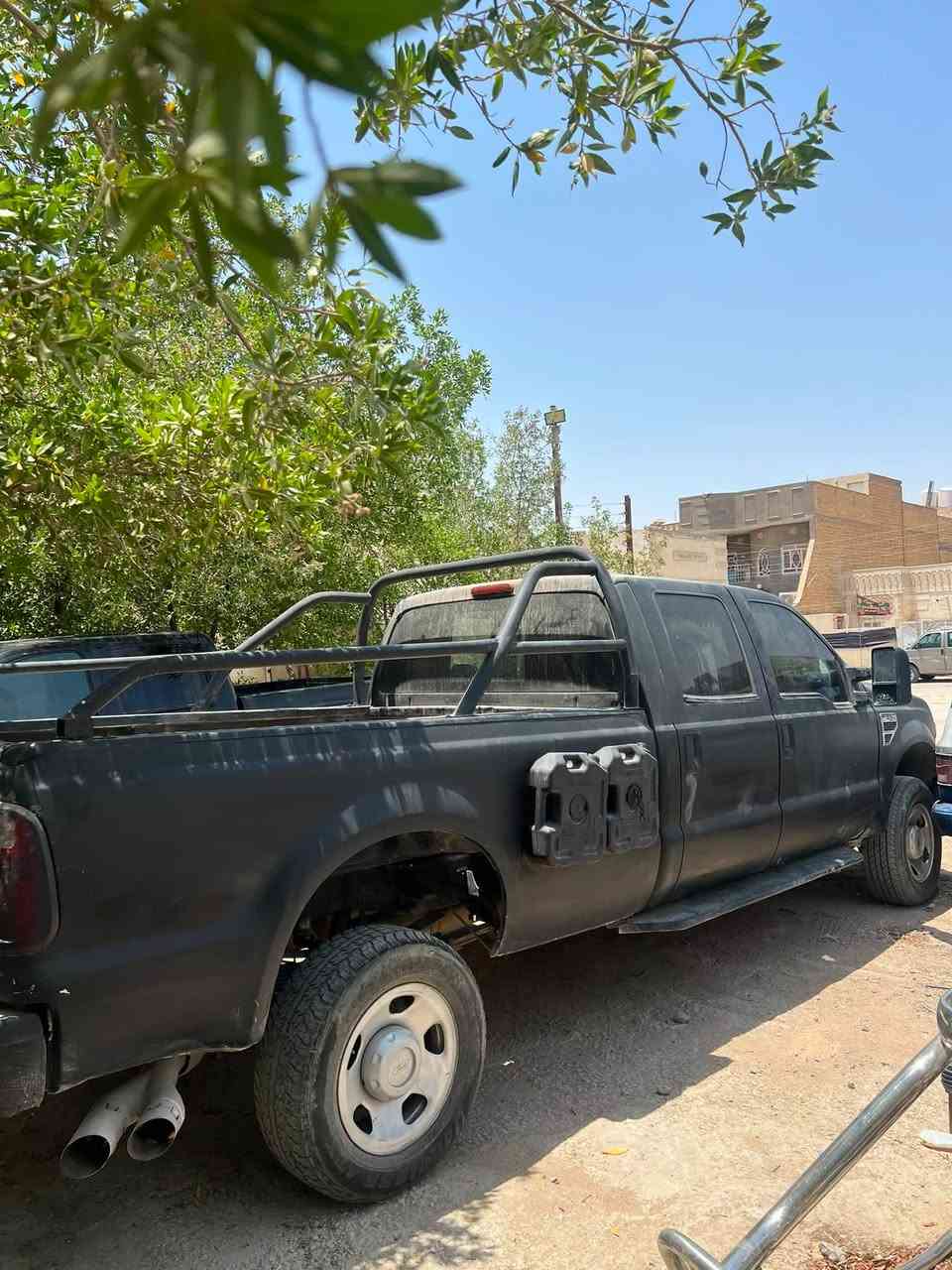 سلام عليكم  للبيع فورد F350
لون اسود مكينه وكير تاهو 5300 سياره جديده ماعوزها شي سعرها ب٥٠ وبيها مجال 

***********

