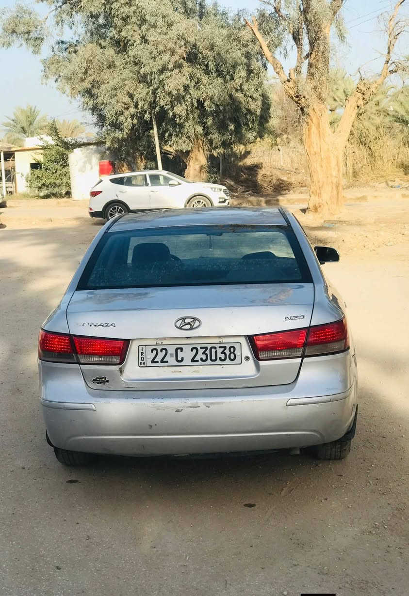 السلام عليكم سوناتا موديل 2009  كوري خط واحد رقم اربيل راعيها ابو السنويه عربي قريب عليا وحاضر لكلشي  السياره صبغ بسبب جراد مابيها غير ضربة جاملغ الامامي جهة السايق مبدل محرك 2000 جديد وكير جديد وحداديه جاهزه تبريد شغال كلشي بيها شغال ماعايزه كلشي السعر 90 مكاني نجف ابو صخير  ***********بي واتساب
