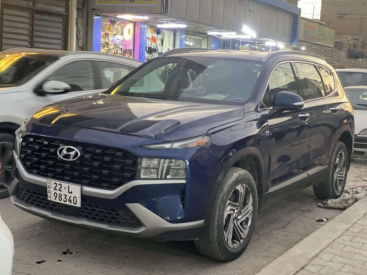 السلام عليكم ورحمة هيونداي سانتافي استيشن
موديل 2023
امريكي حادث جنتطه فقط 
جنطه كهرباء ⚡️ 
رقم ارييل
ماشيه74
مكان بغداد المحمودية 
واتساب اتصل ***********
***********
