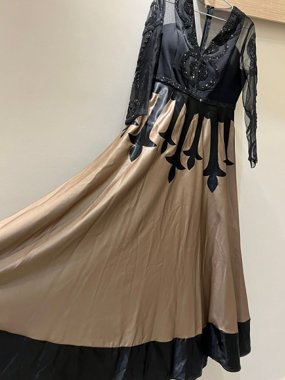 فساتين للبيع البيضه ملبوسه بس مرتين اريدها ب 100 والاسود والبيجي اريده ب 50


**إذا كنت صاحب هذا الإعلان وتريد حذفه لأي سبب، رجاءا أرسل رسالة إلى الدعم الفني**