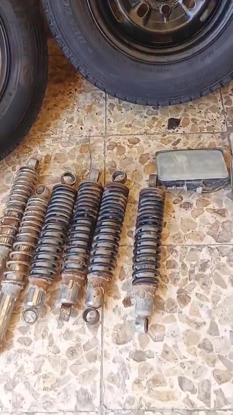 سلام عليكم غراض ستوته دايون لبيع تفاصيل داخل الفيديو ***********
