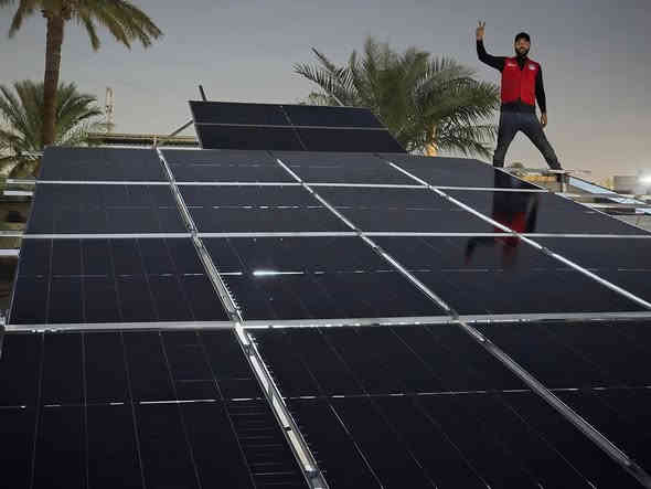 تم ربط منضومه بقدره 50 امبير نهاري و30 امبير ليلي في محافضه بغداد في منطقه البلديات  وتم ذلك بواسطه شركه الجزيرة للطاقه الشمسية وتم استخدام بطاريات ماركه ساكو بحجم ١٥ كيلو واط وانفيرتر ساكو بقدره ١٢ كيلو واط والواح نوع لونجي 620  واط عدد 25 لوح وتم الربط بواسطه كادر متخصص وهندسي في تنصيب المنضومات الطاقه الشمسية شركة الجزيرة الحل الامثل لتجهيز منزلك او عملك بنظام الطاقة الشمسية كل ما عليك الاتصال او الاستفسار والباقي علينه‏‪***********‬‏--***********
