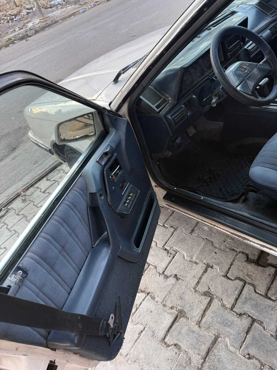 السلام عليكم خواتي اولدز ١٩٩٠ كامله مكمله دبل فيت بم كهربائيات كلها شغاله لايت زنون سياره بسمي رقم بغداد تحويل مباشر امانه الله سياره شغل وطلع مرتبه بكاني شارع الربيعي ٣٩ رقمي ***********
