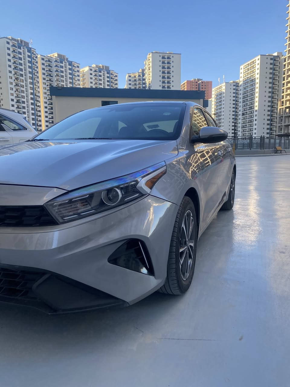 سلام عليكم 
كيا فورتي Lxs 2023
ماشيه ١٥ الف ميل
 اللون رصاصي نفطي 
 السيارة جديدة بمعنى 
رقم سليمانية
راديتر  تبريد كله بلادي لايت 
حادثها موضح بالصور خفيف 
قطعتين  صبغ جاملغ وبنيد وقطعتين كلير جاملغ وامامي وباب السايق  وتعديل وصبغ الشاصي الايمن 
للبيع ١٣٣ ورقة
للاتصال***********
