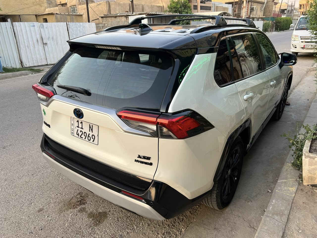 تويوتا رافـــــ4 HYBRID. XSE :
2022
وارد :امريكي حادثها قبق جنطة فقط بدون ايرباك
اللوان : ابيض صدفي  +سقف اسود بلادي
عداد المسافة :95الف km وليس ميل
حجم المحرك : 2.5L (4,سلندر) هايبرد
المواصفات (𝐇𝐘𝐁𝐑𝐈𝐃.𝐗𝐒𝐄)
فــول الفــول مــواصــفــات 1/1
شتريد ابالك موجود بيها وبعد اكثر
سقف اسود بلادي
فتحة سقف بـٰــانـــورمـــا
دةبل اكسل (𝐀𝐖𝐃)
کیج الکتروني
ابواب بصمة اربعتهن مع الجنطة
بصمة تشغيل 
تشغيل عن بعد (𝐑𝐄𝐌𝐎𝐓𝐄 𝐒𝐓𝐀𝐑𝐓)
شاشة  ديجيتال
سيستم سماعات (𝐉𝐁𝐋)
كاميرا 𝟑𝟔𝟎
كاميرا امامي
كاميرا جانبي
كاميرا خلفي
هاند بريك بصمة
اوتو هولد : 𝐀𝐔𝐓𝐎 𝐇𝐎𝐋𝐃
اوتو ستارات : 𝐀𝐔𝐓𝐎 𝐒𝐓𝐎𝐏
رادار امامي (تحديد مسار)
رادار جانبي (نقاط عمياء)
رادار خلفي (التحذير من الاصطدام)
حساسات امامي
حساسات جانبي 
حساسات خلفي 
نظام : 𝐄𝐂𝐎
نظام : 𝐍𝐎𝐑𝐌𝐀𝐋
نظام : 𝐒𝐏𝐎𝐑𝐓
نظام : 𝐎𝐅𝐅-𝐑𝐎𝐀𝐃
نظام : 𝐓𝐑𝐀𝐈𝐋
مانع انزلاق+𝐀𝐁𝐒
تحكمات استيرن 
ستيرن هيتر
كشنات جلد
كشنات كهربائي 
كشنات هيتر
تبريد لمس
تبريد مركزي 
صندوق شفط كهربائي 
لايتات 𝐋𝐄𝐃 عدسة زينون بيلادي‏
بلاجكتور 𝐋𝐄𝐃 بيلادي
بكلايتات 𝐋𝐄𝐃 بلادي 
ويل اسود بلادي
شحن واير ليس
اريل نفكيشن
المراية الوسطية فديو
حساس امطار
حساس لايت
سعرها 270$
وبعد بيها هواي مواصفات معروفة الxse
وصور الحادث مرفقة مع صورة لرقم الشاصي مع صورة للسونار وذاكرلك السعر ومااعتقد بقى شي مجهول كلشي واضح 
مكاني بغداد الزعفرانية ***********

