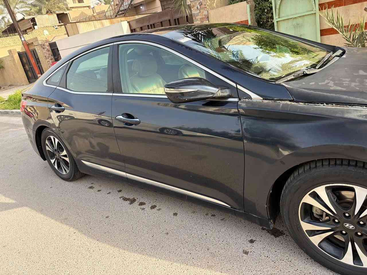أزيرا 2012 للبيع فووول مواصفات
معروفه مواصفات الازيرا 
وارد أمريكي حادث امامي 
السياره جاهزه من كلشي بيها فقط غاز تبريد نقص
مكان السياره بغداد الشرطه الخامسه 
*********** 
السعر ٩٨ مع مجال بسيط
