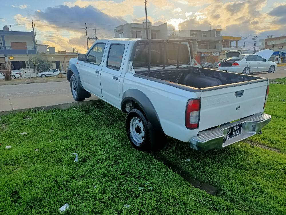 ***********
***********
نيسان دةبل ئةكسل مؤديل 2009
ليزةري دوبةية گيرومةكينةي بةشةرت
دةئةكسلي ئيشده كات بيدةعم بي ليدراو
بةلة بؤياخي هةية سةيارةكة زؤرزؤر باكة 
سعر 77كةلا توزيك مةجال 
ناونيشان زةرايةن
***********
*********** حلبجة, السليمانية
