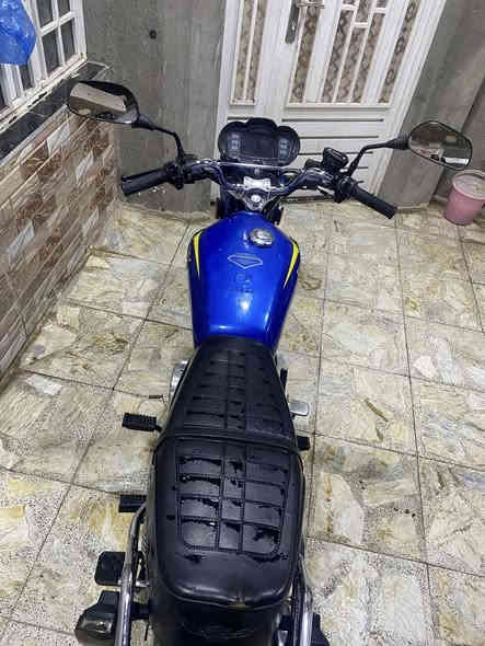 سلام عليكم 
ايراني موديل ٢٥ 
لدراجه بوضع لشركه
جيب وياك ١٠٠ فيتر وتعال 
رايدها ٧٥٠ اوراقها كامله كلش حلوه
مكاني بغداد الغزاليه رقمي *********** 
وبل عافيه عل ياخذها
