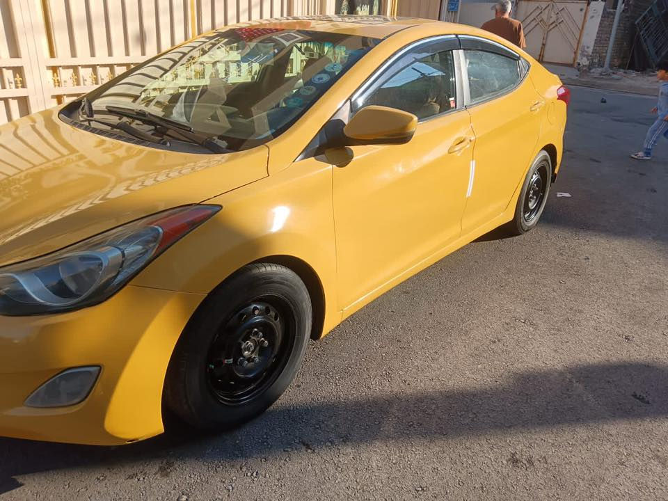 الانتره وارد امريكي  موديل12 سياره ضربتها بابين واحد معمر وثاني مبدل  سياره فول كير جديد تبريد شغال  باسمي سياره رقم بغداد جديد تحويل ثاني يوم سياره بشده وبيها مجال 
سياره الاستفسار الاتصال على رقم ***********
