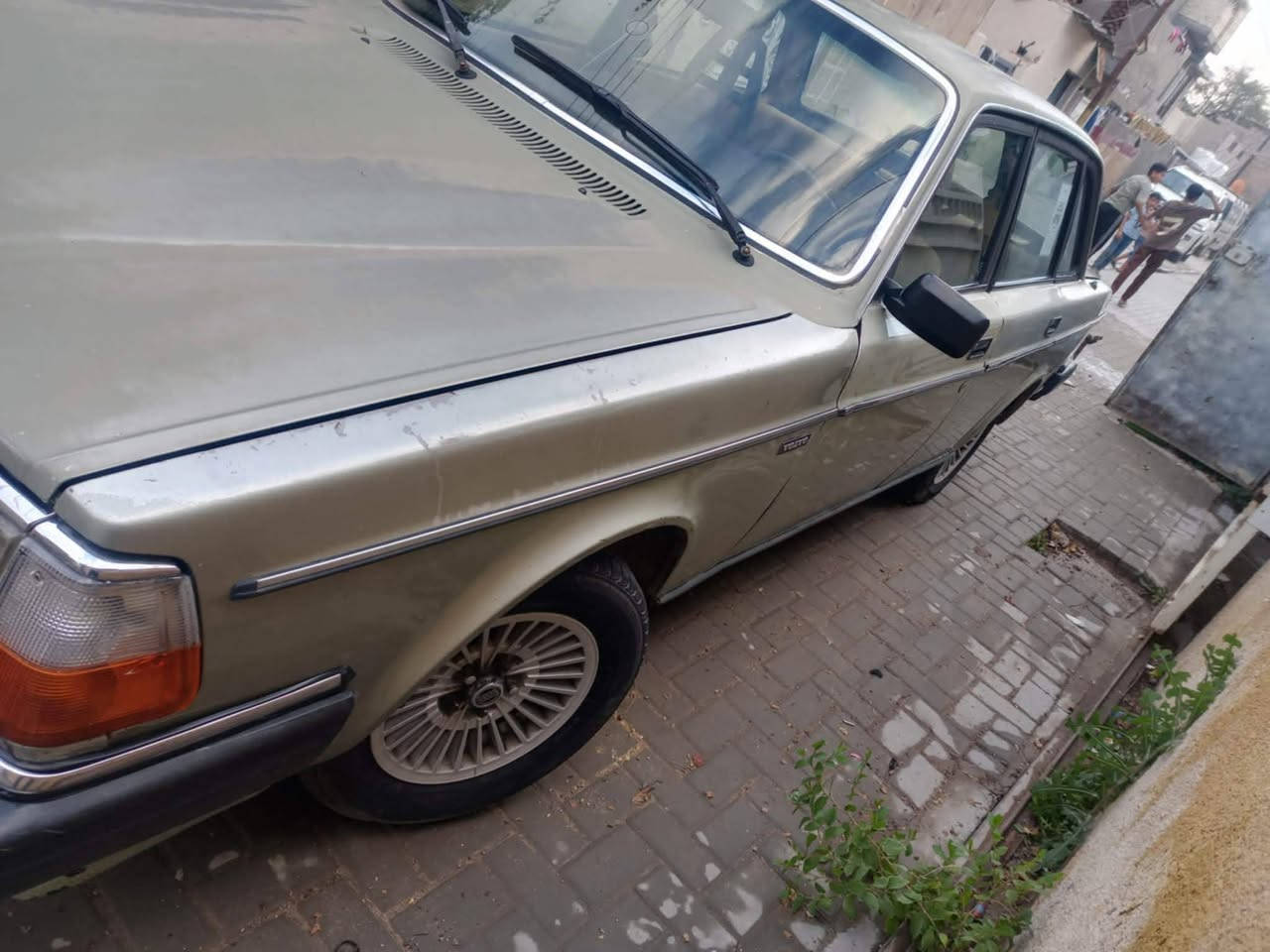 فولفو 240 موديل 1984
رقم بغداد مشروع وطني

المكان بغداد البياع 
السعر 40

***********

