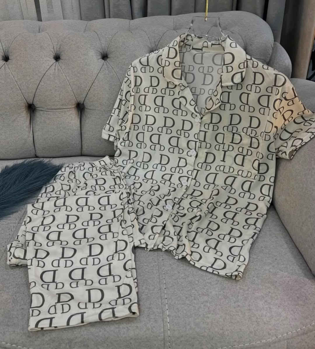 #باله الشموخ 🎀
✨تراكات العيد وصلت 2026   
✨افخم القطع /قماش فانيله  إيطالي  🤍
✨قطع جديده 👍🥺🎀
✨السعر ب٨                                                                                                  
✨متوفر جميع القياسات.               —————————————————       
‌‎توصيل بابل مركز 3,000
اقضيه نواحي 4,000
‌توصيل لجميع المحافظات 5,000
‎العنوان :بابل - حله مركز 
‎للطلب والأستفسار يرجى ارسال رسالة على الخاص

ا


**إذا كنت صاحب هذا الإعلان وتريد حذفه لأي سبب، رجاءا أرسل رسالة إلى الدعم الفني**