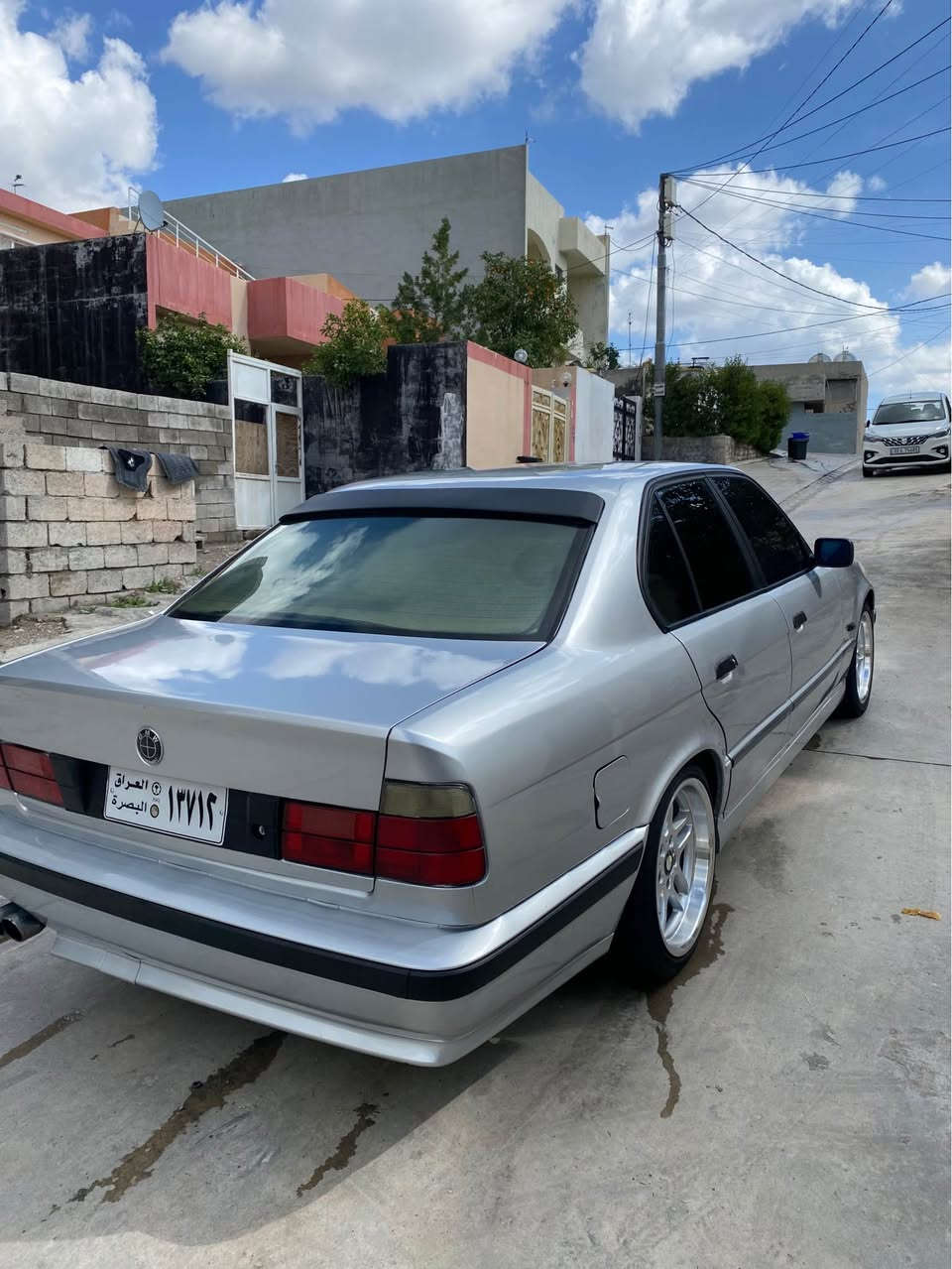 بيئيم موديل 92توماتيك فول فولة سةيارةكة ئارمة سةنةوي خوي لةكةلة كامل كراوة بةM هيج ليدرانو براوةي نية زور خاوينة حامة لةسةساخةي لوجواني حامة سةيارةكة بيمةسروفة سةيارةكة سلاتة بيلاد 525توماتيكة تةبريدة سةيارةكةي تابلي بيمةسروفة جواراتاوويلي لوكي لةبنة Mشوئن هةولير 48مةحامةلة ژم ***********واساب كورينةوة دةكةم بةكياي باري براوة شقلاوة, أربيل
