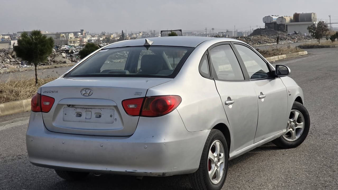 هۆندا ئاڤانتی 2008بی دەحم بێ لێدران مەکینە 16دکشن بەرز مەرغوب سەیارە بی چاڵو شوختە  4تایەو ویلی لۆکی لەژێرە کامل مەسروف کراوا حاسەیە تەبریت ساردوو گەرم بەشەرت دووکەڵ بوخاری نیە کەڤەر گۆراوای نیە سەقفی وەک شوشە وایە شوێن ڕانیە ***********
