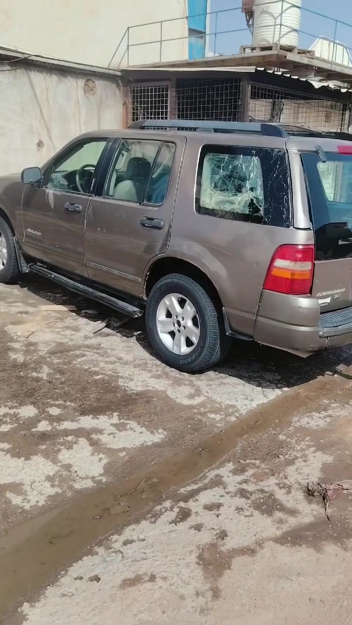 سلام عليكم فورد اكسلور موديل 2005 رقم نجف شرط تحويل محوره سياره محرك وكير راس ثور جدد تبريد شغال بيع ومراوس باقل منه اريد فرق  مكاني نجف سعر 53 وبيه مجال قليل استفسار عل رقم ***********

