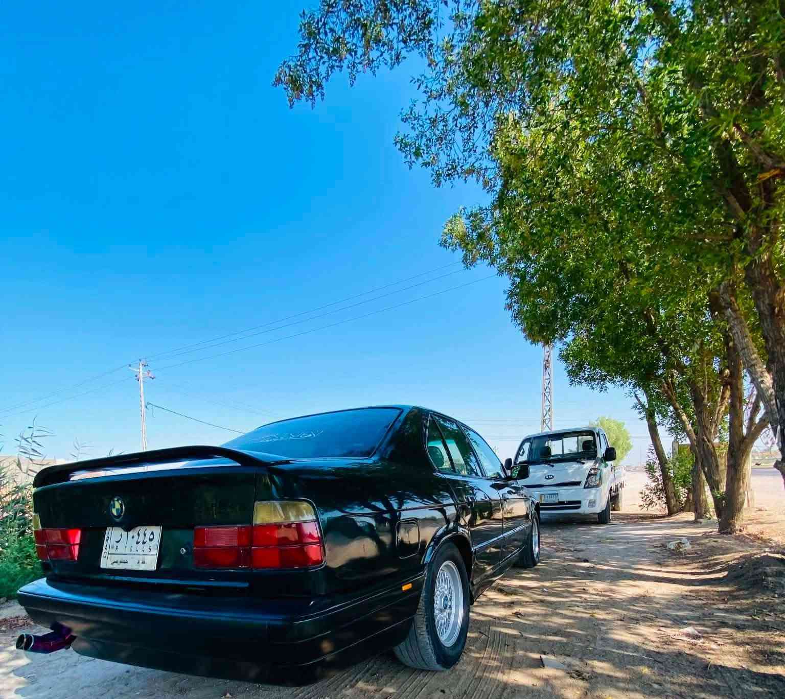 سلام عليكم
للبيع BMW حجم 525i مسكر عدل اصل
موديل 1991 كير محرك خير من الله 
صدر خلفي مامي جديد باتري جديد 
كهرباء كله شغاله مابيه كلوب طافي 
مكفوله من ضربه مصبوغه جمالية بدون قماره 
تبريد شغال ويا السويج ❄    بدون خياس سياره
شاشه 6 سماعات تخم ويل خلية حاوية 
سياره مال جناي تراي وين ماتريد
ملاحظه سياره صار عندي بل كير تخير بنمره 3 بس تمشي مامثره عليها شلعه ومعدل اكسن خفيف رون ناصي 
رقم بغداد شرط تحول /السعر 54 
مكاني بابل الإسكندرية ***********
