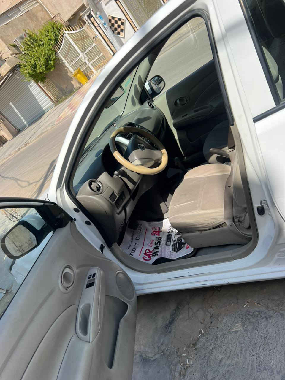 السلام عليكم نيسان صني موديل2015 بيها صبغ باب خلف السايق وبيها بارد جاملغ امامي وجاملغ خلفي هم بي بارد  السياره كامله من كلشي كبل للشارع السعر 80 قفل مكاني الدوره***********
