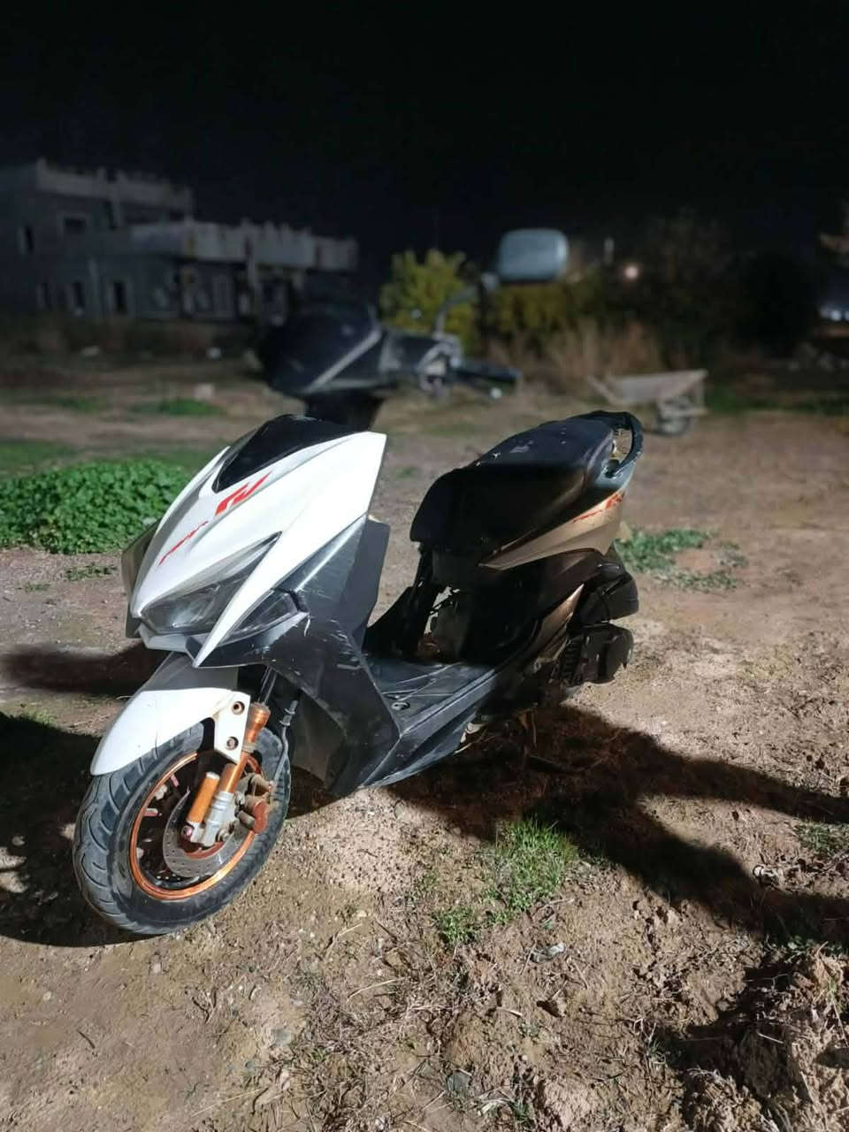 السلام عليكم ماطور  ياباني ياماها  للبيع يحتاج باتري فقط السعر 225 وبي مجال للاستفسار ***********
