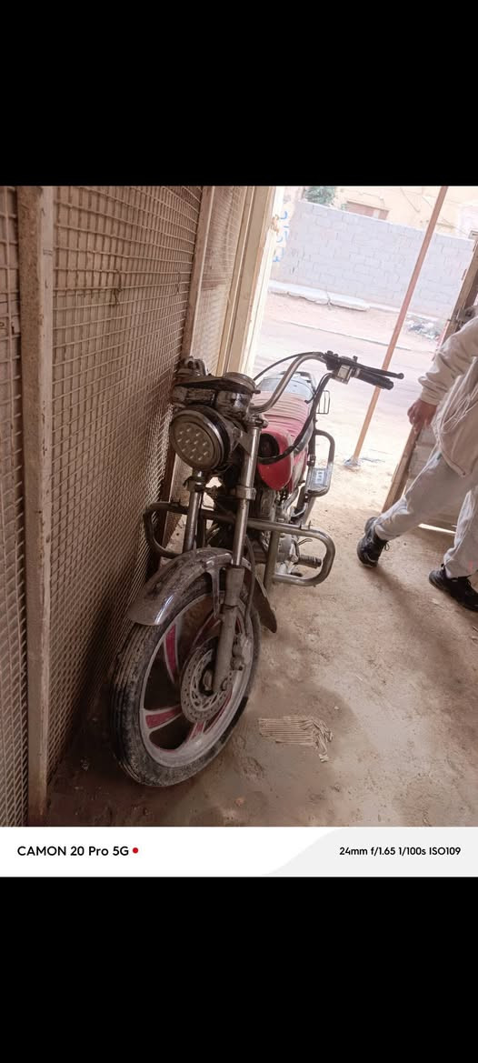 دراجه جونده ما مفتوحه اوراق اصولي مكينه ناعمه السعر250 وبيها مجال وموديلها 2013
***********
