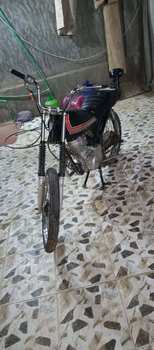 السلام عليكم دراجه اربعه كير نضيفه خير من الله موديل 20كلك مكفوله من الحرام السعر 350مكاني بطويريج ال رشيده الرقم ***********
