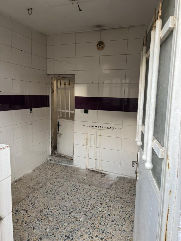 السلام عليكم يوجد مشتمل للايجار
بضهر مكتبة سومر مباشرتاً  رابع بيت عن الشارع
يحتوي على صالة كبيرة ومطبخ وصحيات وغرفة نوم في الطابق الثاني بيت مرتب ومنطقة هادئة جدا بسعر رمزي ومناسب 
للاستفسار ***********
