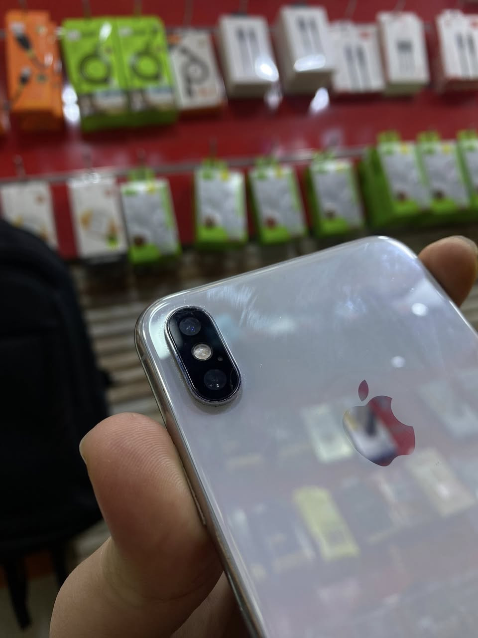 السلام عليكم 
ايفون Xs max
ذاكرة 64
بطارية 78
الجهاز بلادي وتر بروف
الفيس ايدي شغال

فقط الجامة مال كامرة الخلفية مفطورة

سعرة 175 الف فقطططط 

رمادي شارع الأطباء فرع الشعبية مجاور دكتور حاتم الهيتي 
مصطفى الراوي // ***********
