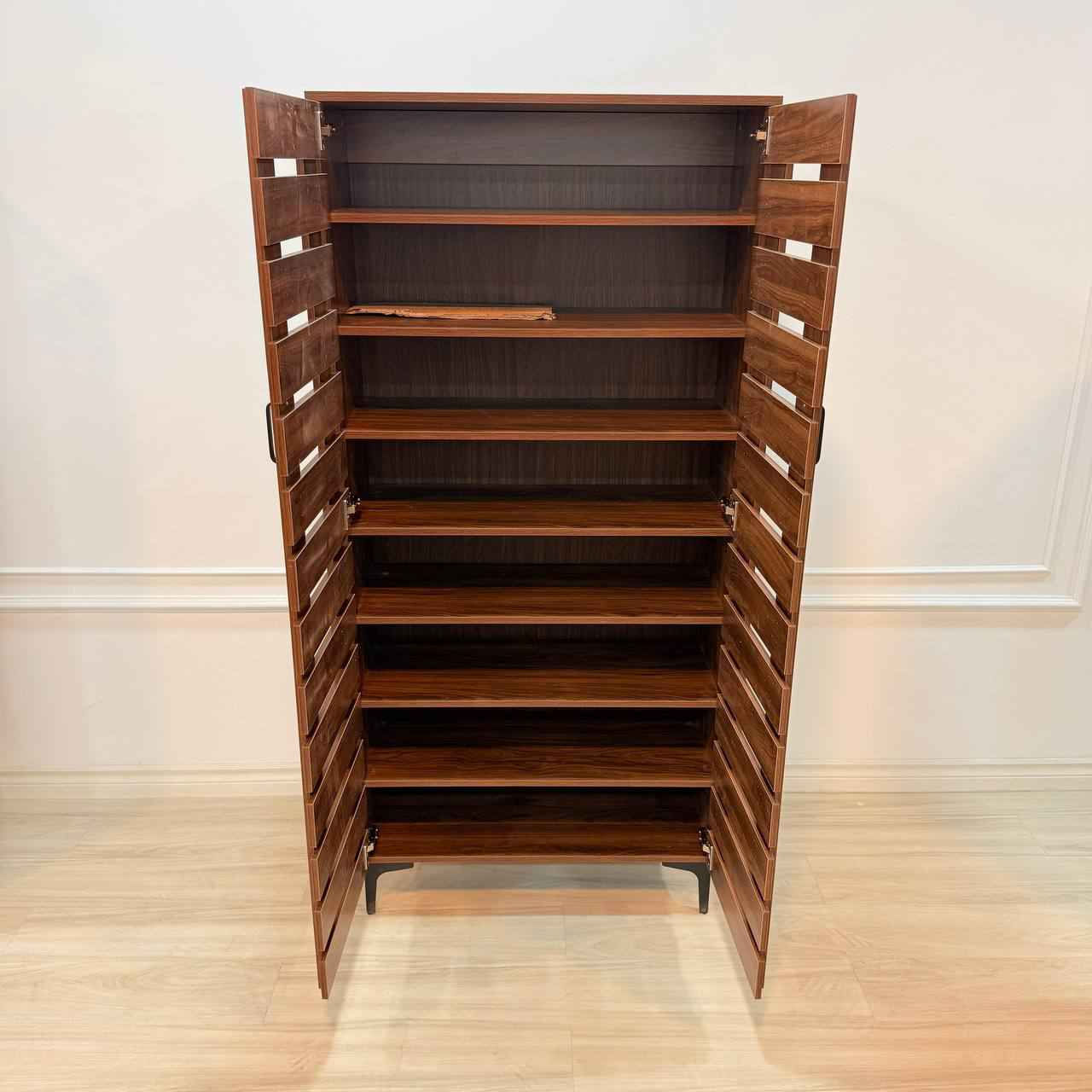 خزانه 2 باب 
ارتفاع 175 سم 
عرض 80 سم 
عمق 32 سم بغداد, العراق


**إذا كنت صاحب هذا الإعلان وتريد حذفه لأي سبب، رجاءا أرسل رسالة إلى الدعم الفني**