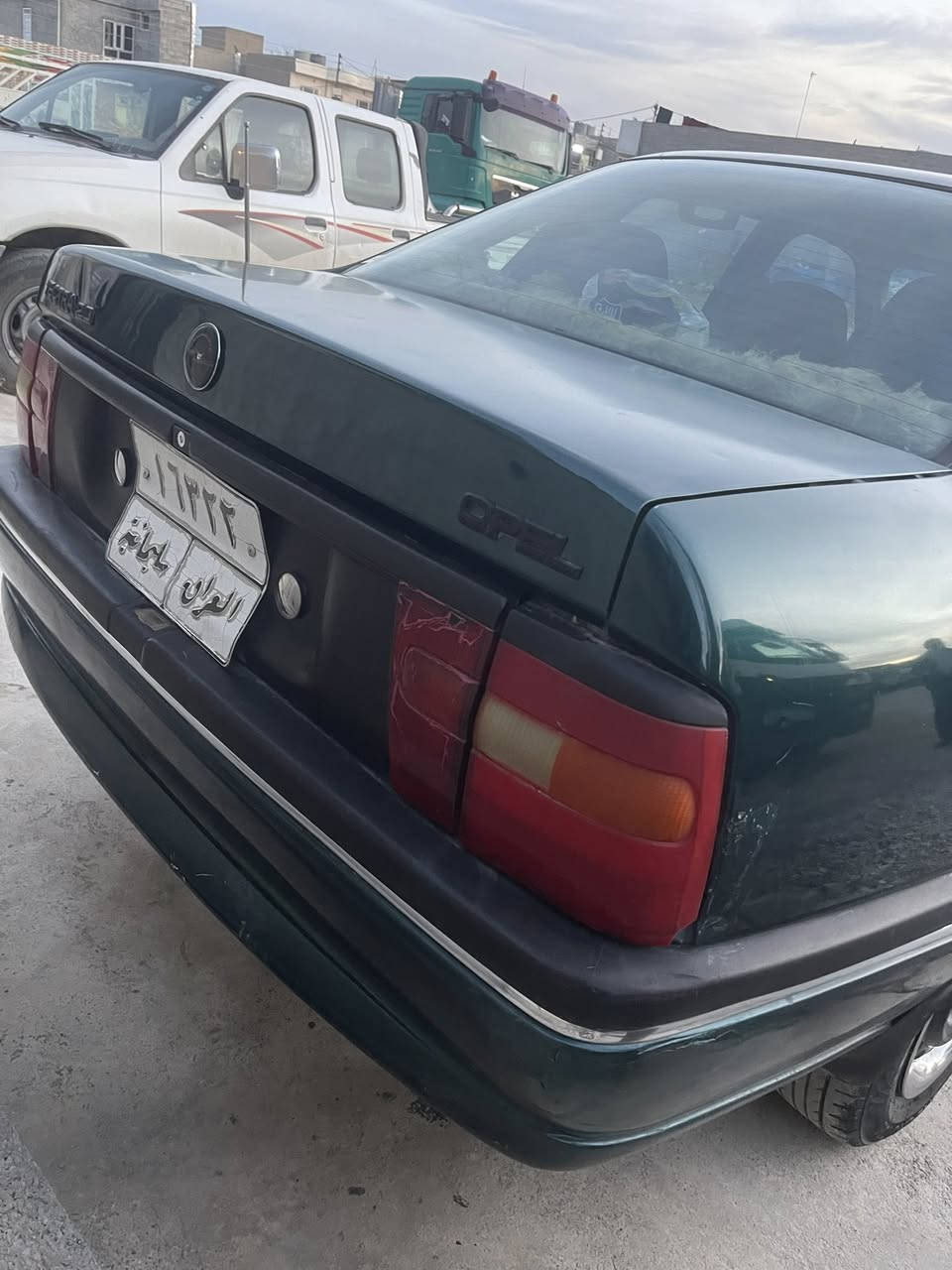 ئۆپڵ ڤیکترا ١٩٩٥ تۆماتیک مەکینە ٢٠ سەنەوی بەسەر نەچووە ٢ جام کارەبا ٢ ئاوێنە کارەبا هەموو ئەشیای تەبریدەکەی پێوەیە تەقە و ڕەقەی نیەو نمونەیە لە جوانی لە ڕوبەڕ و زۆر لە ڕەسمەکان جوانترە 
گێر و مەکینەی بەشەرت بە ناو کردن و خرامە بەشەرت
٤٤ گەڵاو مەعامەلە 
شوێن:بازیان 
***********
جوابی کۆمێنت نادەمەوە لەگەڵ ڕێزما لەکۆمێنت معامەلە ناکرێ
