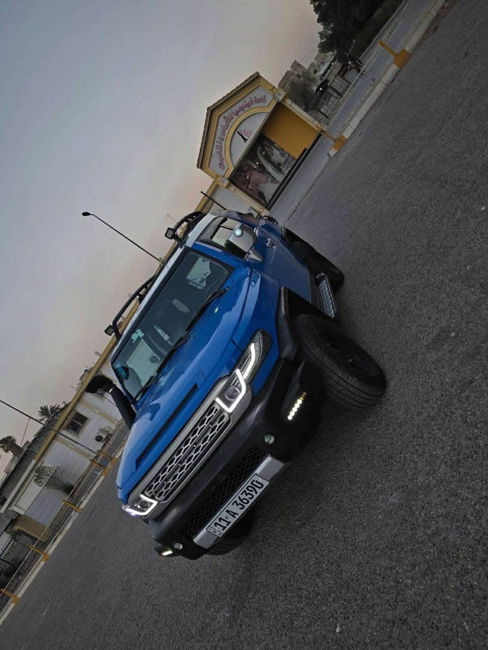 السلام عليكم للبيع او مراوس حسب القناعة
نيوتا لاندكروز FJ موديل 2007 ماشيه 197
امريكيه فول جاهز وعليها بجم رانج مع الاضافات السيارة جاهزه
بدون نقوصات
محرك مامفتوح السياره نظيفه
بيها صبغ باب الصندوكَ والباب الخلفي ونصف جاملغ خلفي يعني 3 قطع ونص بدون دواخل بدون ايرباك محرك 6 سلندر المرغوب ، رقم بغداد انكليزي
مكان السيارة بغداد الدورة
السعر 150 وبيها مجال
 ***********
