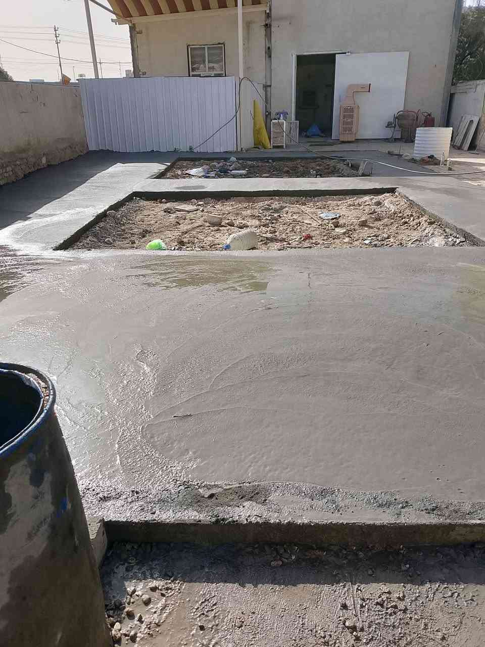 ***********السلام وعليكم  اي شخص محتاج صب رباط او صب البيت من الداخل اوصب فوك العگاده تصليطه يرسلني كادر كامل من خباطه وعمال شغل نضيف ومرتب  ***********
