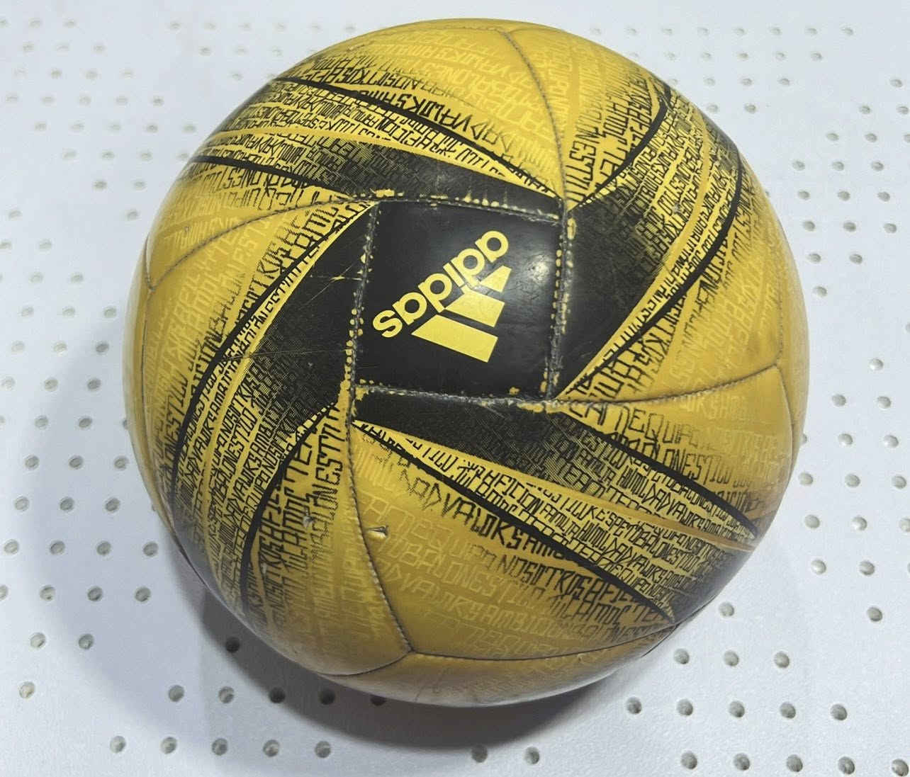 كراة باله اصلي شرط النظافه 
يوجد توصيل لجميع المحافظات 🚛
العنوان / بصره / الامن الداخلي / قرب سنتر الرحمن
للحجز / خاص او *********** واتساب
