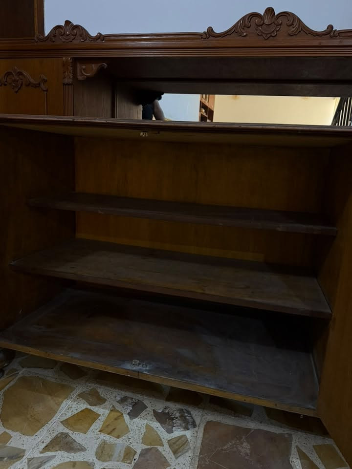بوفيا للبيع بسعر مناسب 
مكان بغداد البلديات 
***********
