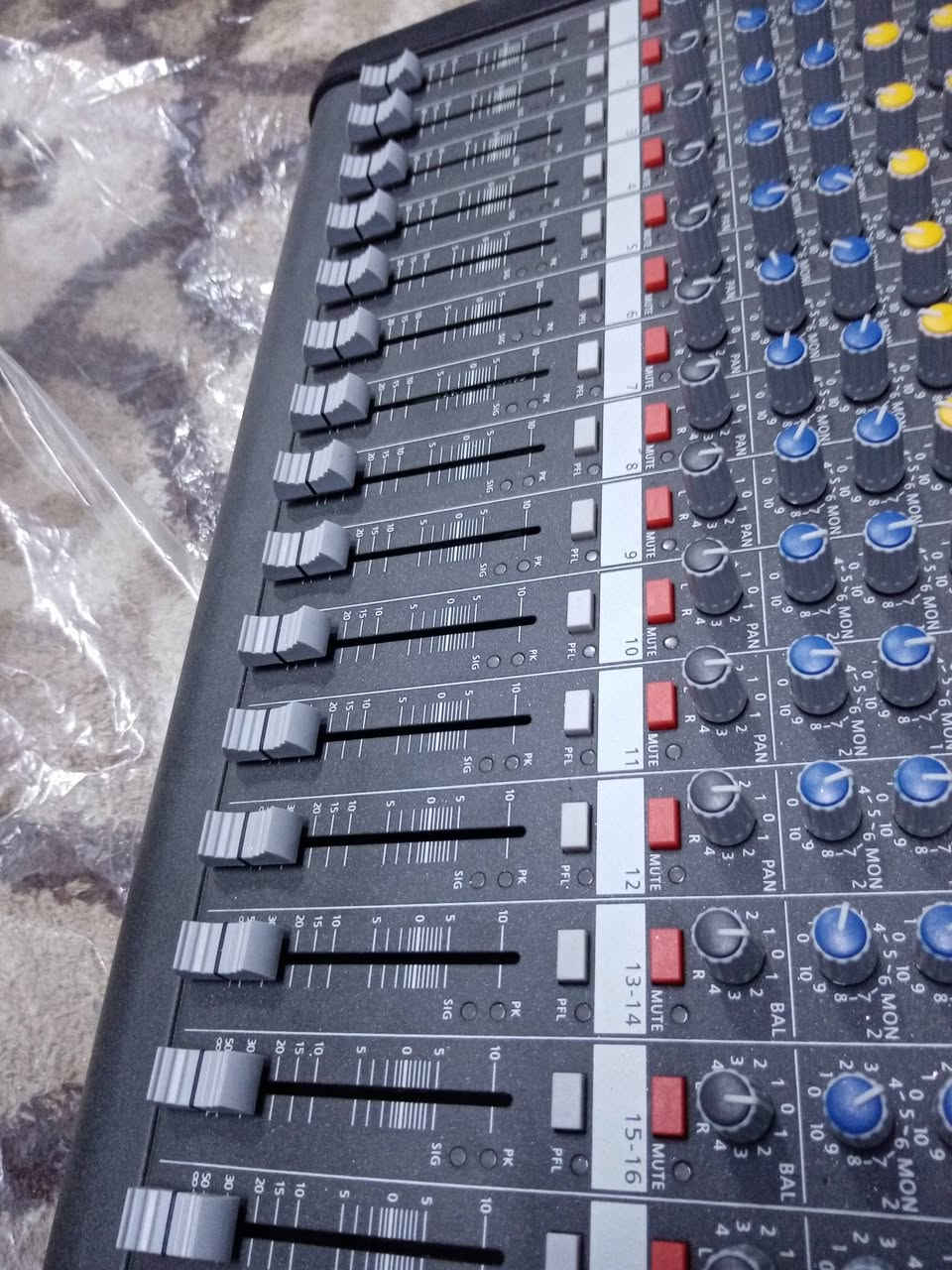 مكسر داينكورد كوبي باور ٢٢٠٠ واط سعر 550   $ نظافه١٠٠٪


**إذا كنت صاحب هذا الإعلان وتريد حذفه لأي سبب، رجاءا أرسل رسالة إلى الدعم الفني**