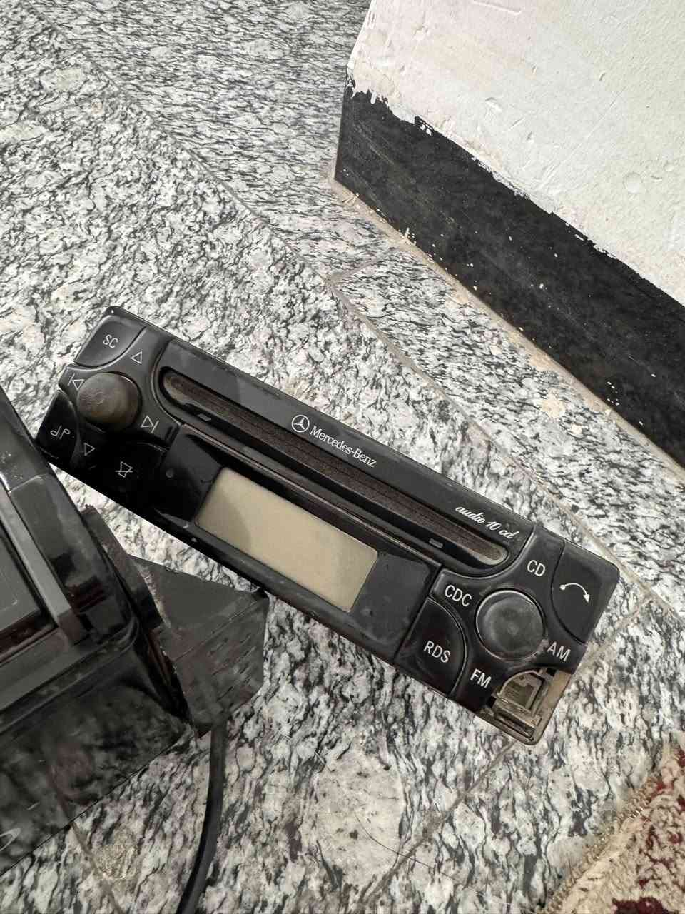 غراض مارسيدس ام عيون للبيع كليومتر وسي دي وحنجر ودبة ماء السعر ٦٠ الف شلع مكاني الدورة ***********
