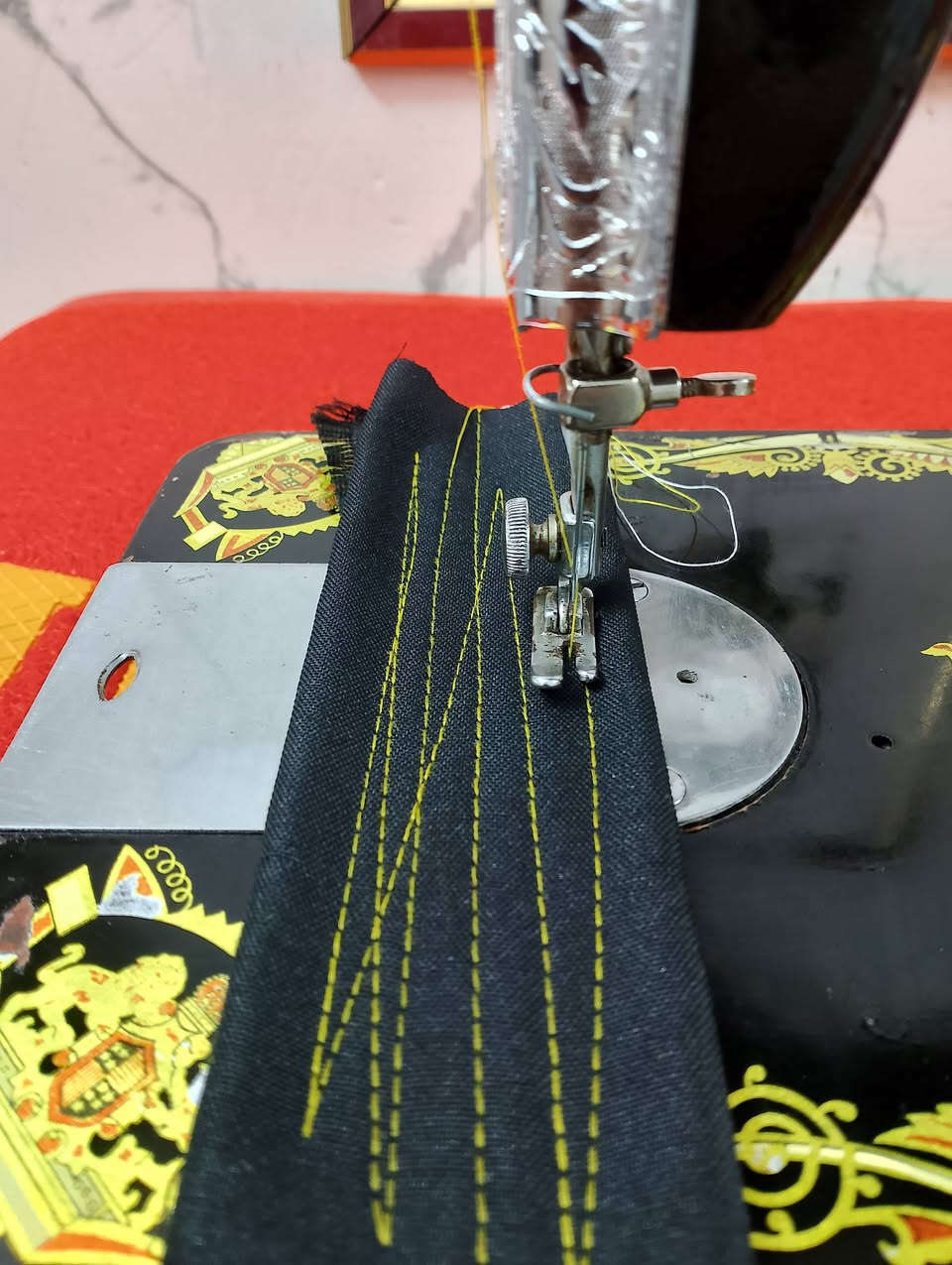 مكائن خياطه حجز واتساب *********** مكان بغداد توصيل مجاني
