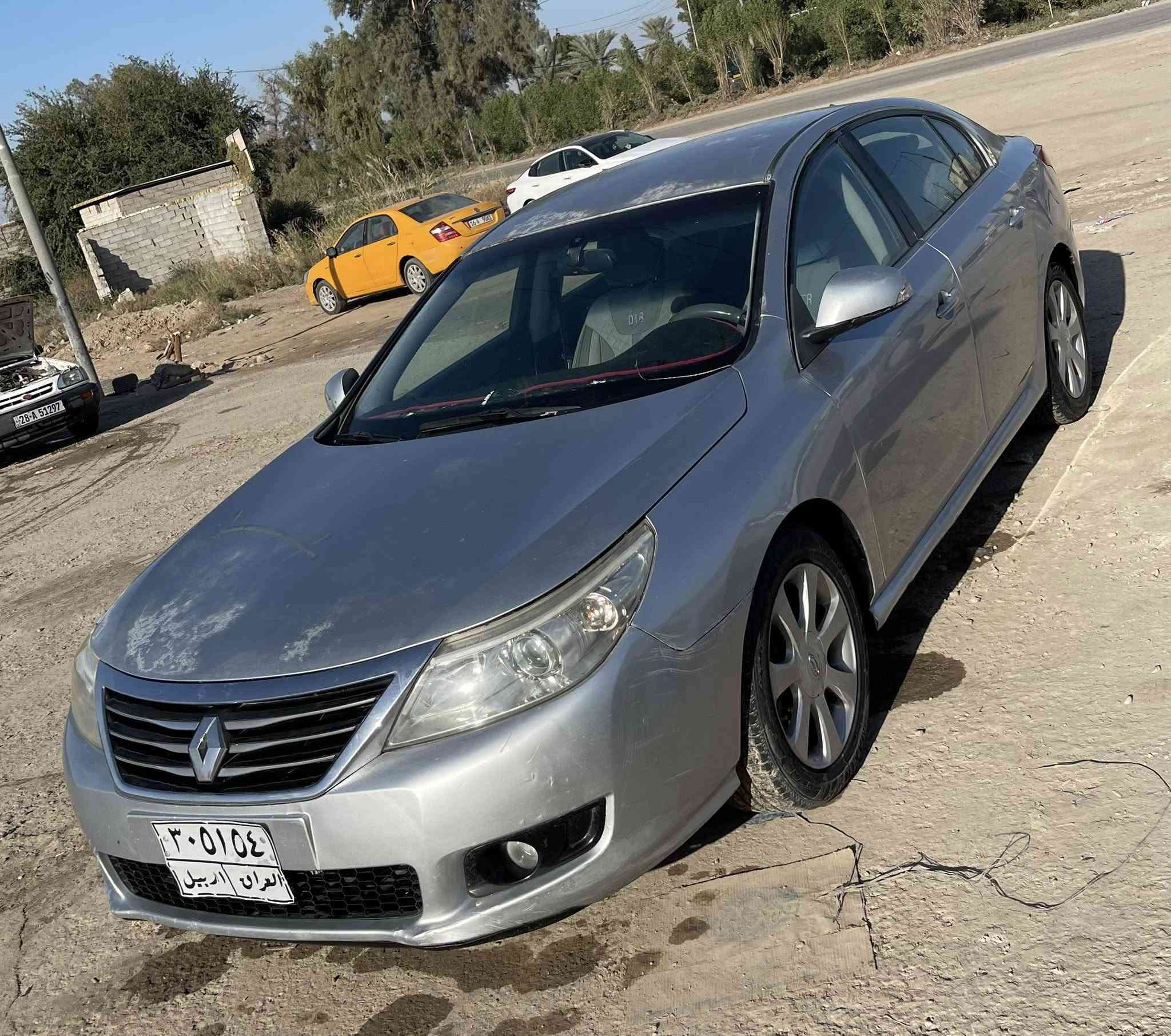 رينو سافران موديل 2012 
مواصفاتها معروفة 
كير محرك كفالة
تبريد ثلج
تخم تاير 
حدادية امامية وخلفية جديدة 
ادامة كاملة 
بيها قطعة وحدة جاملغ خلفي صبغ فقط
وبيها جراد واضح بالصور
رقم اربيل السنوية نافذة تريد تحويل تريد وكالة 
السعر 62 وبيها مجال قليل 
مكاني الديوانية وهذا رقمي متوفر واتساب او اتصال 
***********
