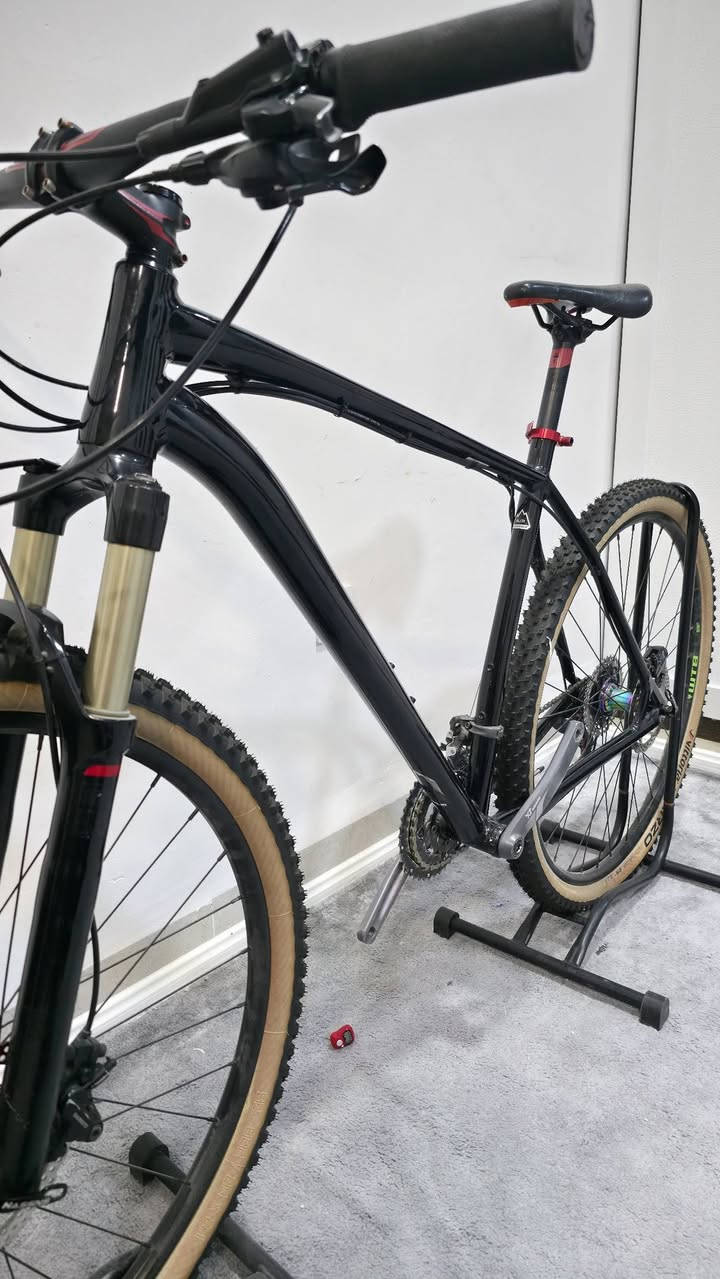 ماشاءالله بهاذا وحش مثل جديد👌💯
سبیشلزید حجم 29
فریم 21 XL

للسعر تفضل خاص ❤️
مكاني سليمانية/ متوفر توصيل لجميع محافظات العراق ✔️


**إذا كنت صاحب هذا الإعلان وتريد حذفه لأي سبب، رجاءا أرسل رسالة إلى الدعم الفني**