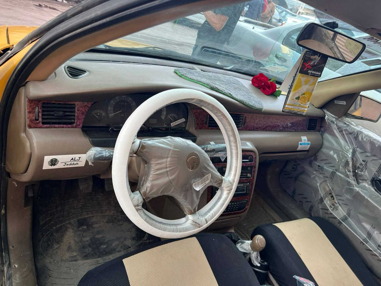 السلام عليكم جميعن سمند للبيع مديل 11 السياره حلوه ونضيفه باتري جديد داخلها نضيف حيل تبريد تدفه كلها شغاله السياره بيها بس دوسات صبغ السعر 35وبها مجال قليل للطيبين السنوه 27 /***********/***********مامتواجد عل نت اليحب يتصل وبيكم خير ودللو
