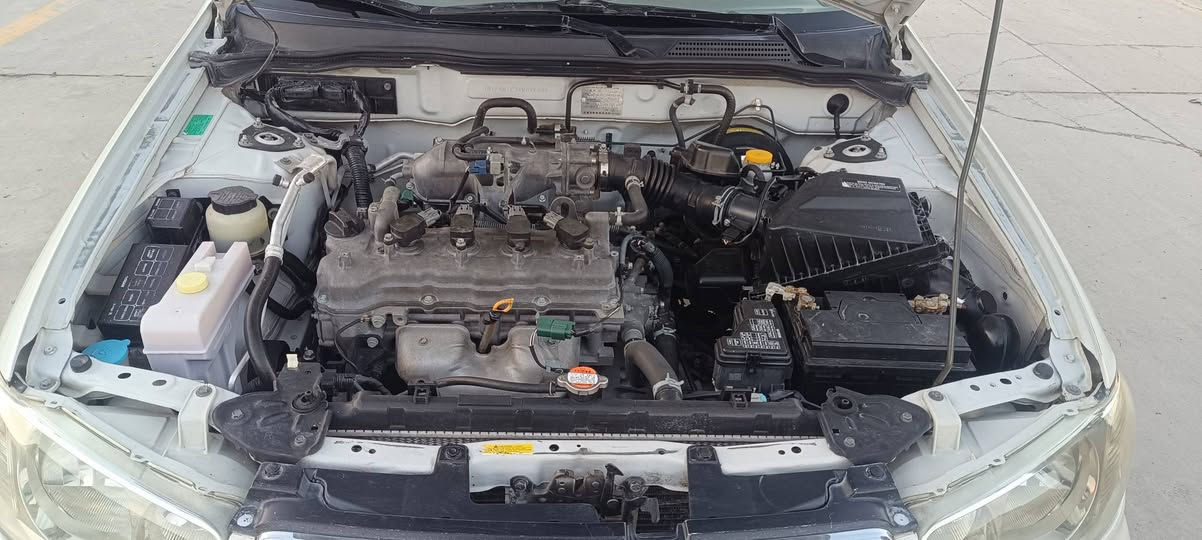 نیسان سەنی یابانی 2009یەك بەڵە بۆیاخی هه یە 
سەنەوی ڕەقەمی تازەیە دیناریە مەسرەڤی تیانیە بەشەرتی گیرم مەکینەی بیە عەیبی شوین کلار *********** كالار, السليمانية
