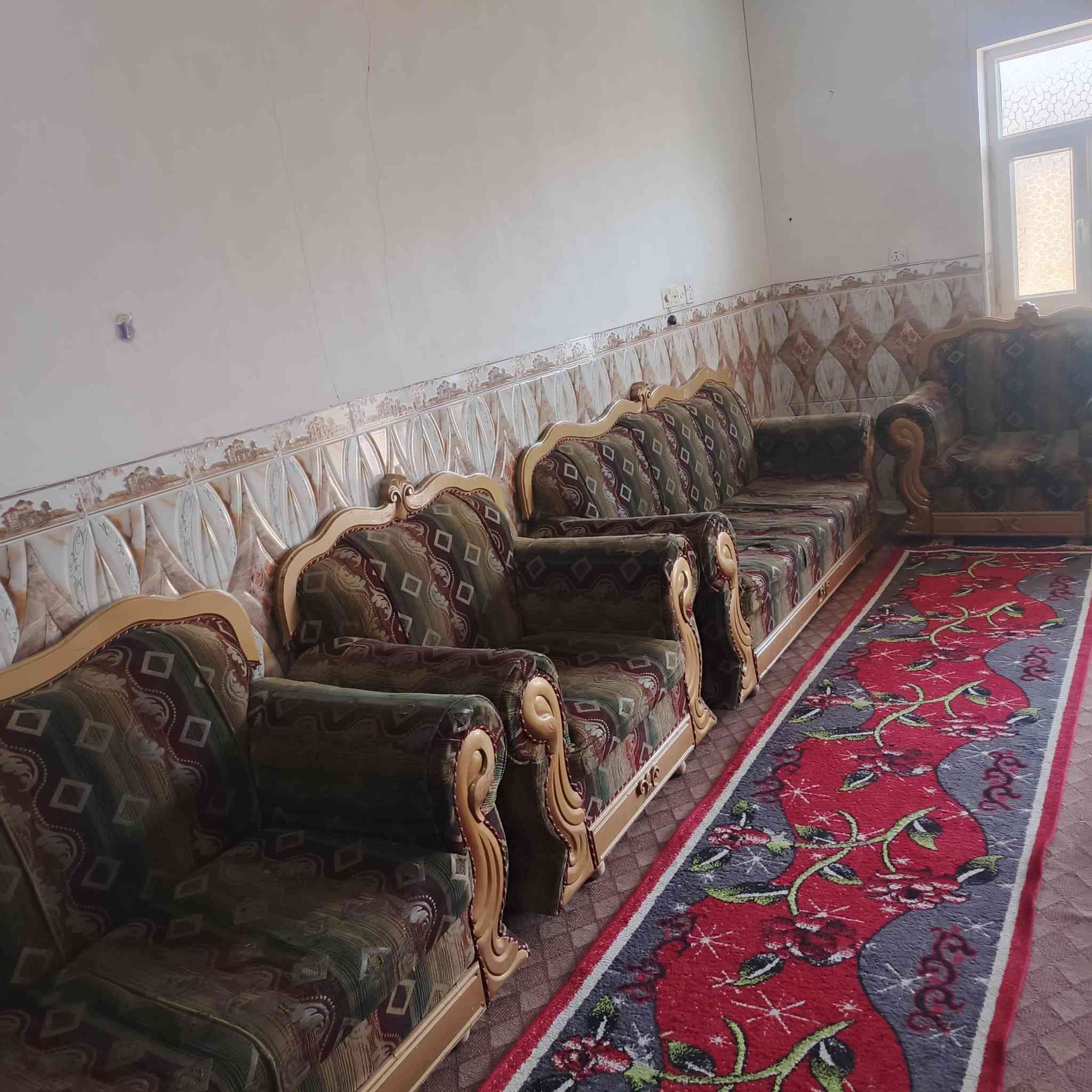 السلام عليكم قنفات للبيع ثنين كبار وثنين زغار مكاني نجف للتواصل خاص او ***********
